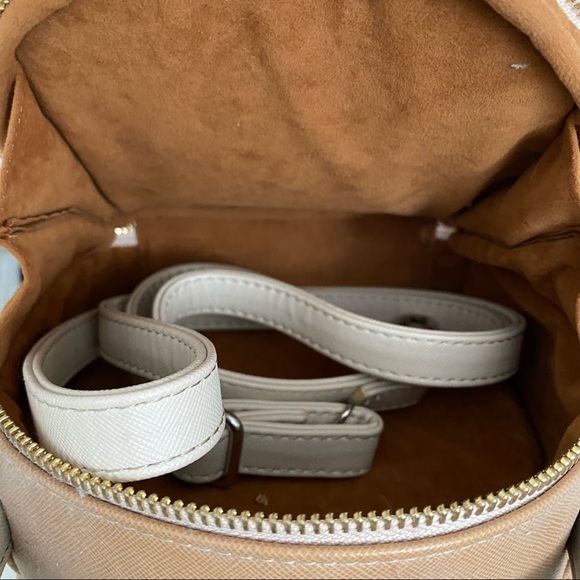 Neutral Camera Shoulder Bag - Picture 6 of 6